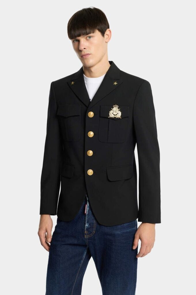 Blazer militar de botonadura sencilla Blazer militar de botonadura sencilla