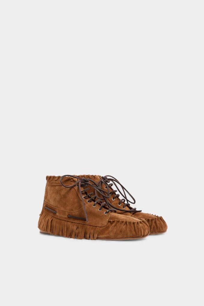 Botas con cordones, trenzas y abalorios Botas con cordones, trenzas y abalorios