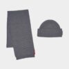 Bufanda de punto, gorro y caja de regalo Bufanda de punto, gorro y caja de regalo