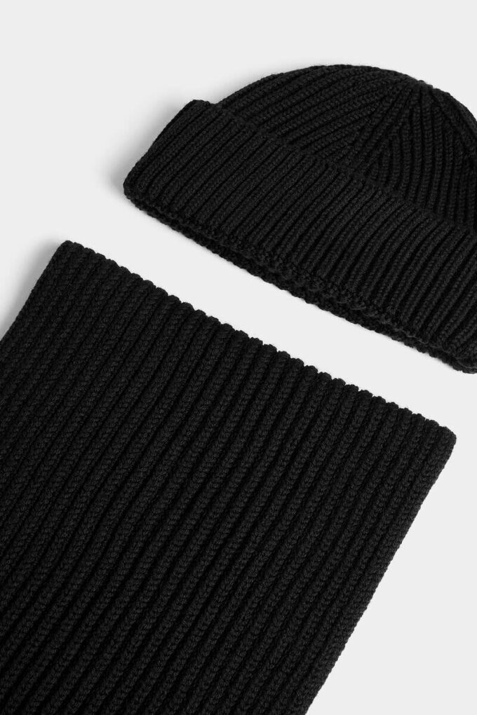Bufanda de punto, gorro y caja de regalo Bufanda de punto, gorro y caja de regalo