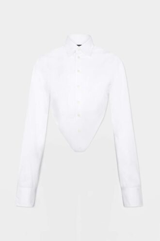Camisa con corte profundo