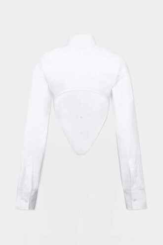 Camisa con corte profundo