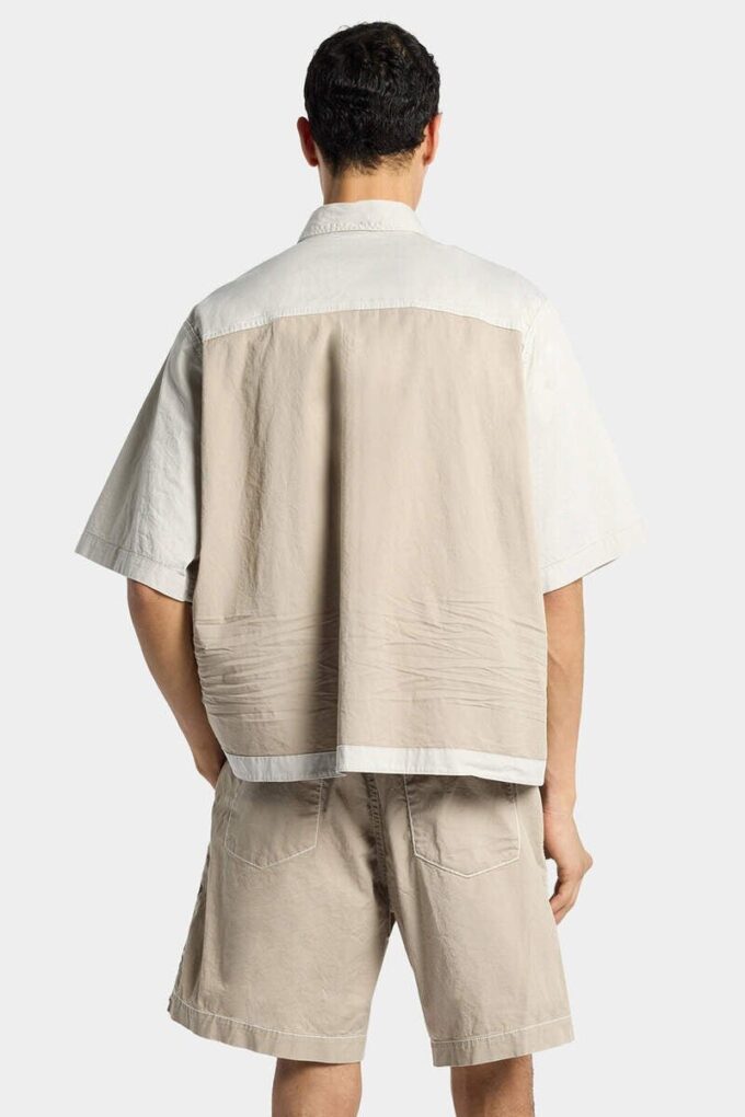 Camisa de manga corta con el revés a la vista Camisa de manga corta con el revés a la vista