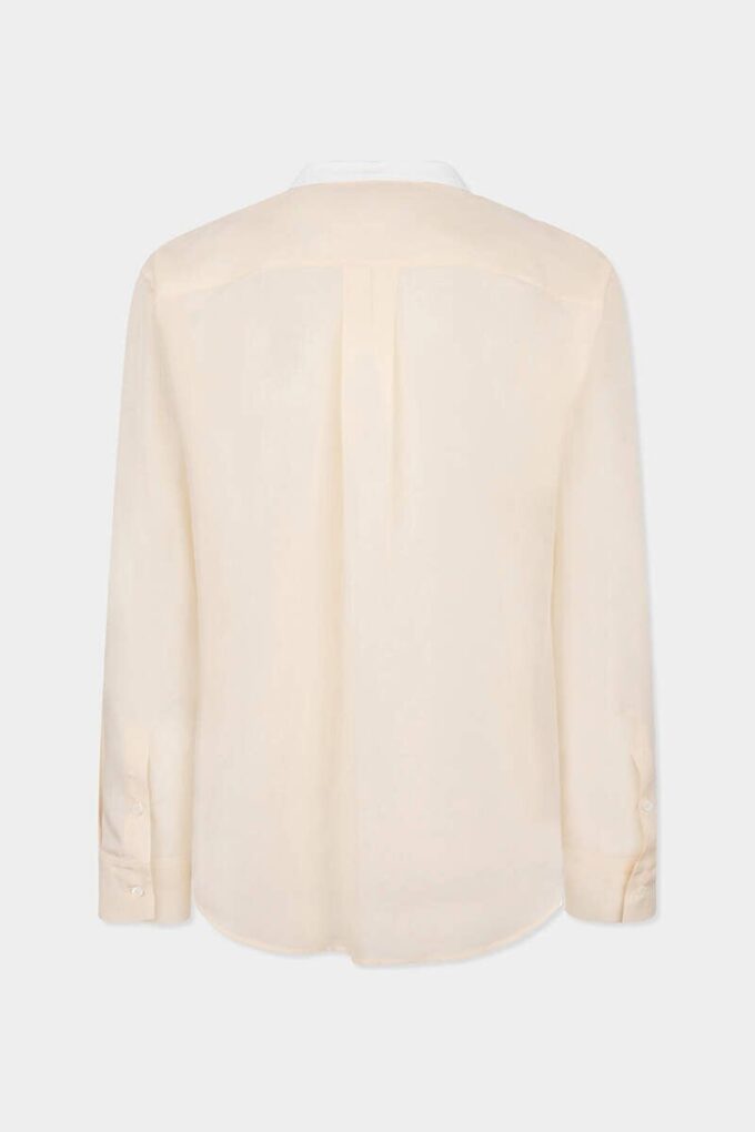 Camisa de seda con pajarita y hombros caídos Camisa de seda con pajarita y hombros caídos