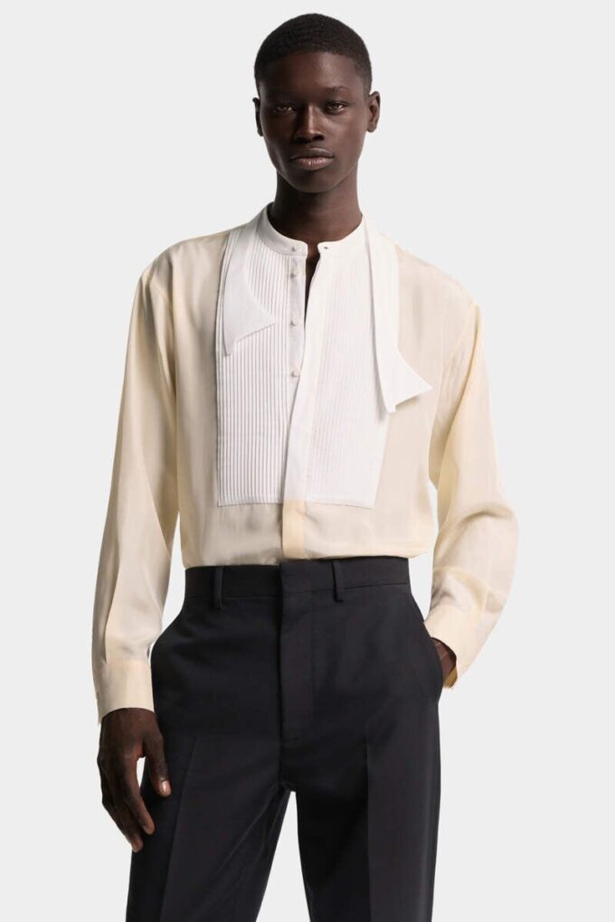 Camisa de seda con pajarita y hombros caídos Camisa de seda con pajarita y hombros caídos