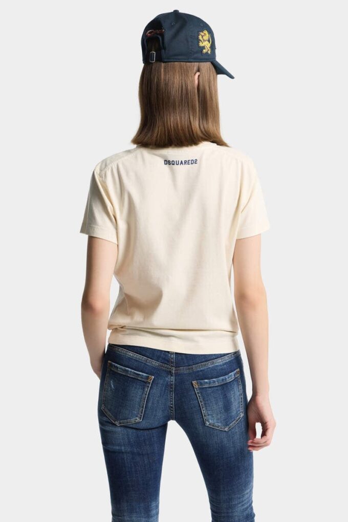 Camiseta con corte perfecto y efecto desgastado vintage Camiseta con corte perfecto y efecto desgastado vintage