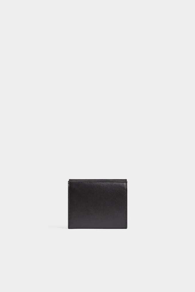 Cartera tríptica de cinco bolsillos