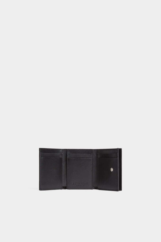 Cartera tríptica de cinco bolsillos