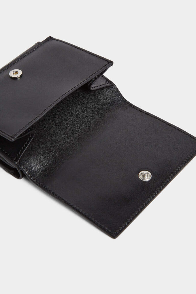 Cartera tríptica de cinco bolsillos