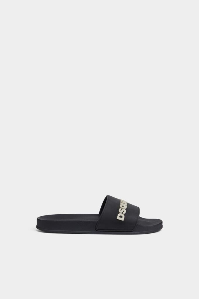Chanclas con el logotipo de Dsquared2