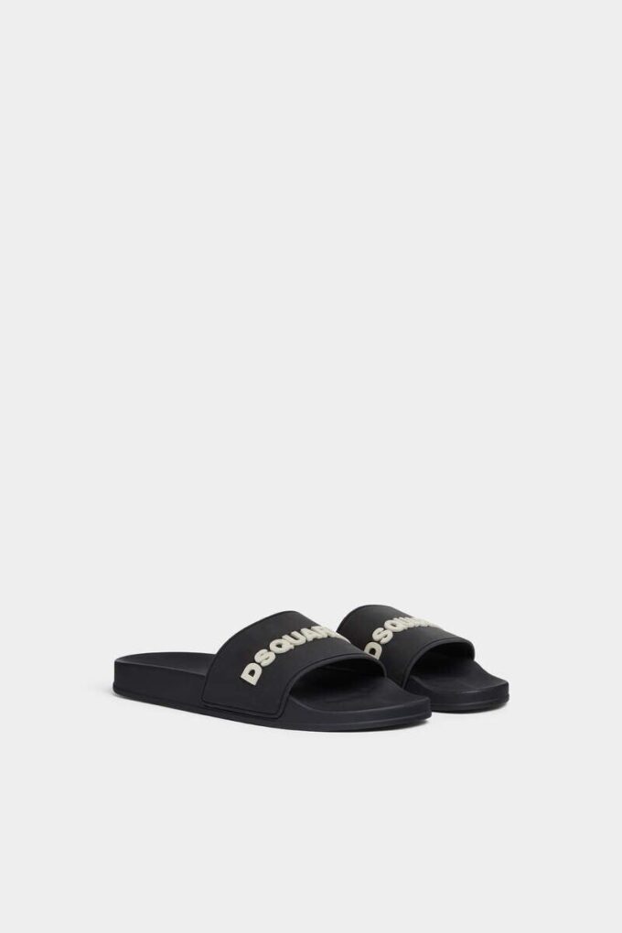 Chanclas con el logotipo de Dsquared2