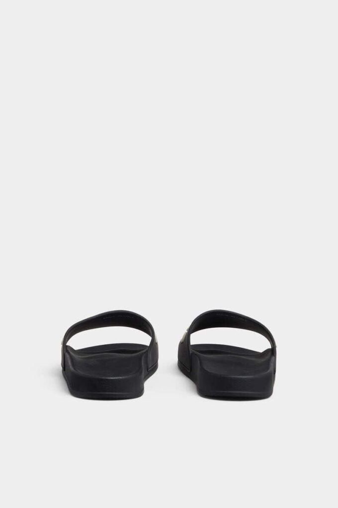 Chanclas con el logotipo de Dsquared2