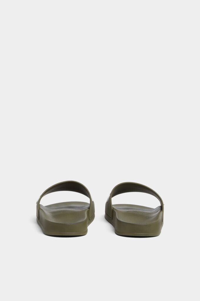 Chanclas con el logotipo de Dsquared2