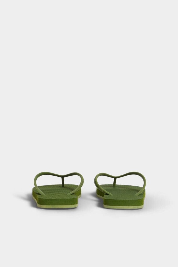 Chanclas con el logotipo de Dsquared2