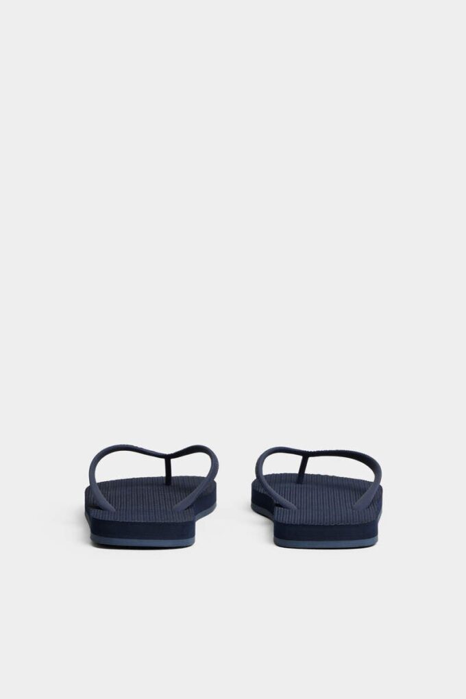 Chanclas con el logotipo de Dsquared2