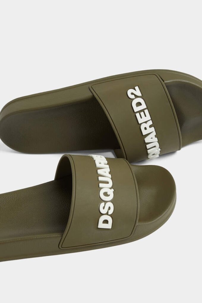 Chanclas con el logotipo de Dsquared2