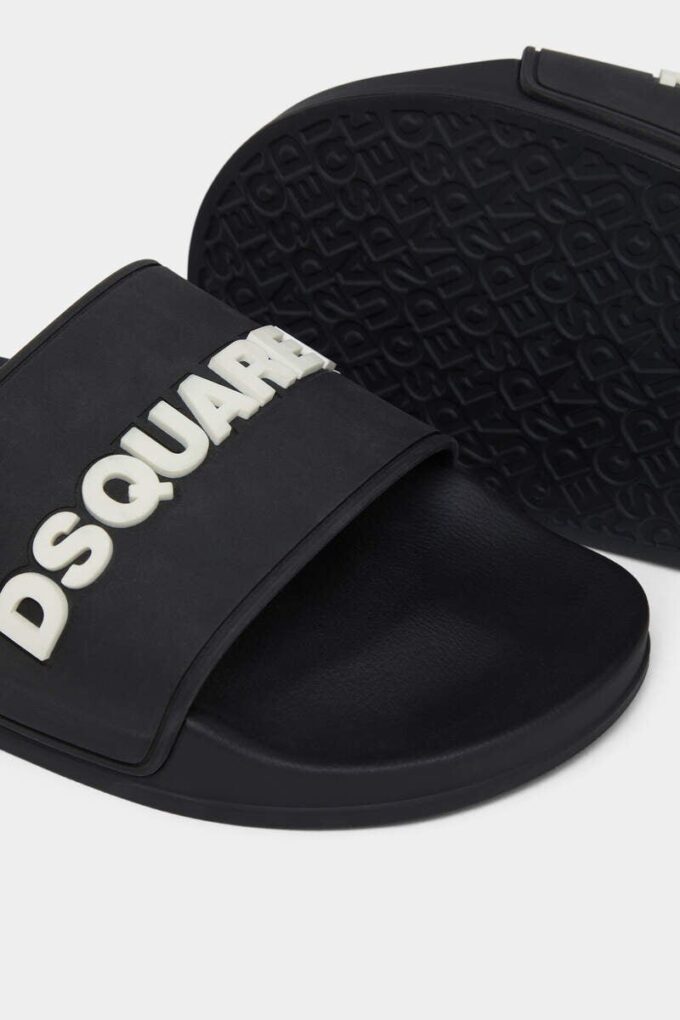 Chanclas con el logotipo de Dsquared2