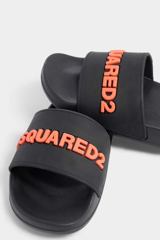 Chanclas con el logotipo de Dsquared2