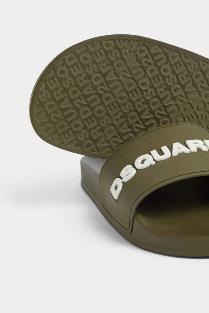 Chanclas con el logotipo de Dsquared2
