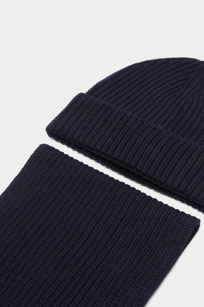 Conjunto de bufanda y gorro de punto cálido