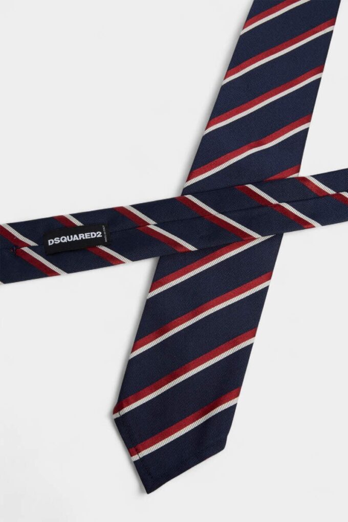Corbata clásica a rayas D2 Corbata clásica a rayas D2