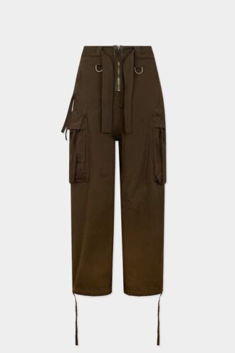 Pantalón cargo con múltiples bolsillos