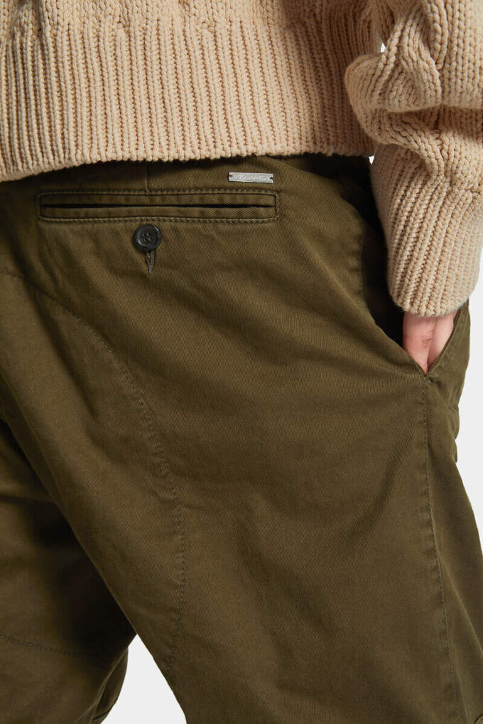 Pantalón chino sexy