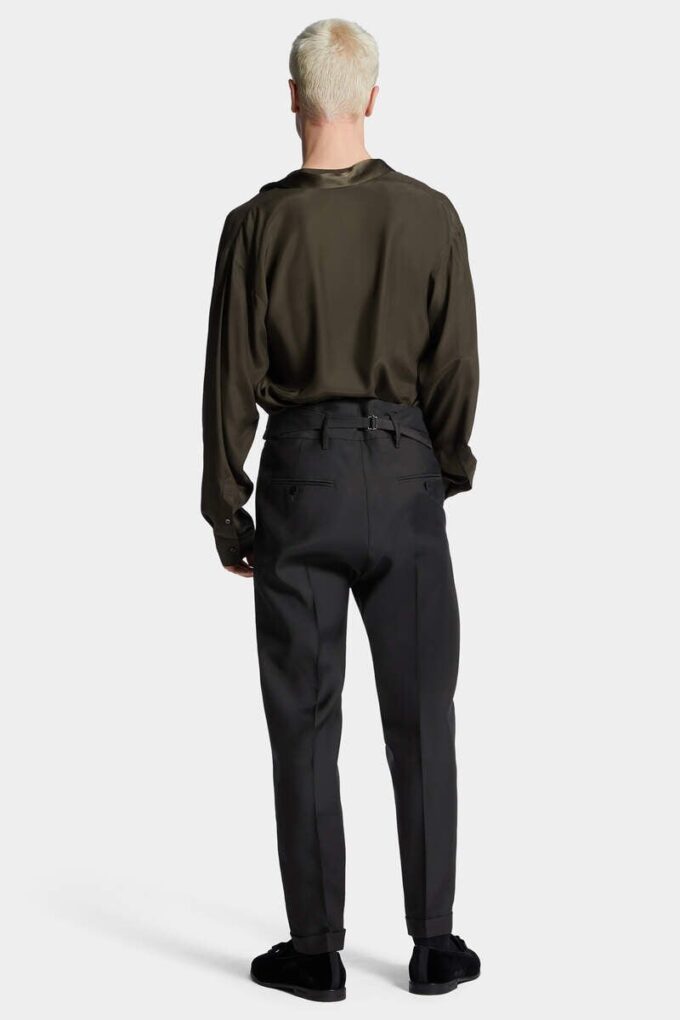 Pantalón de noche con un pliegue Pantalón de noche con un pliegue