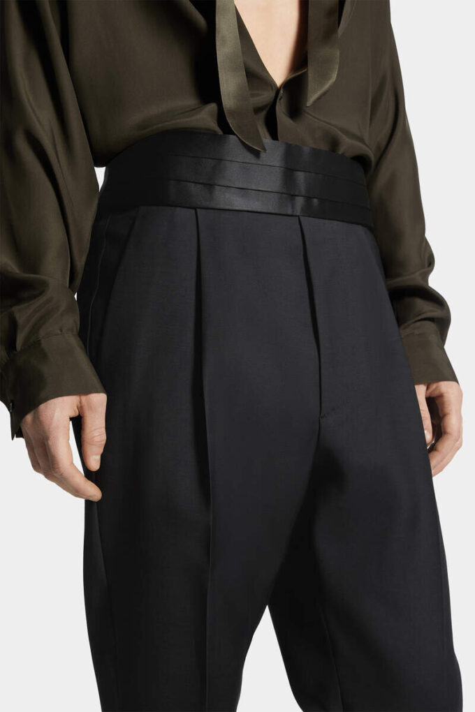 Pantalón de noche con un pliegue Pantalón de noche con un pliegue