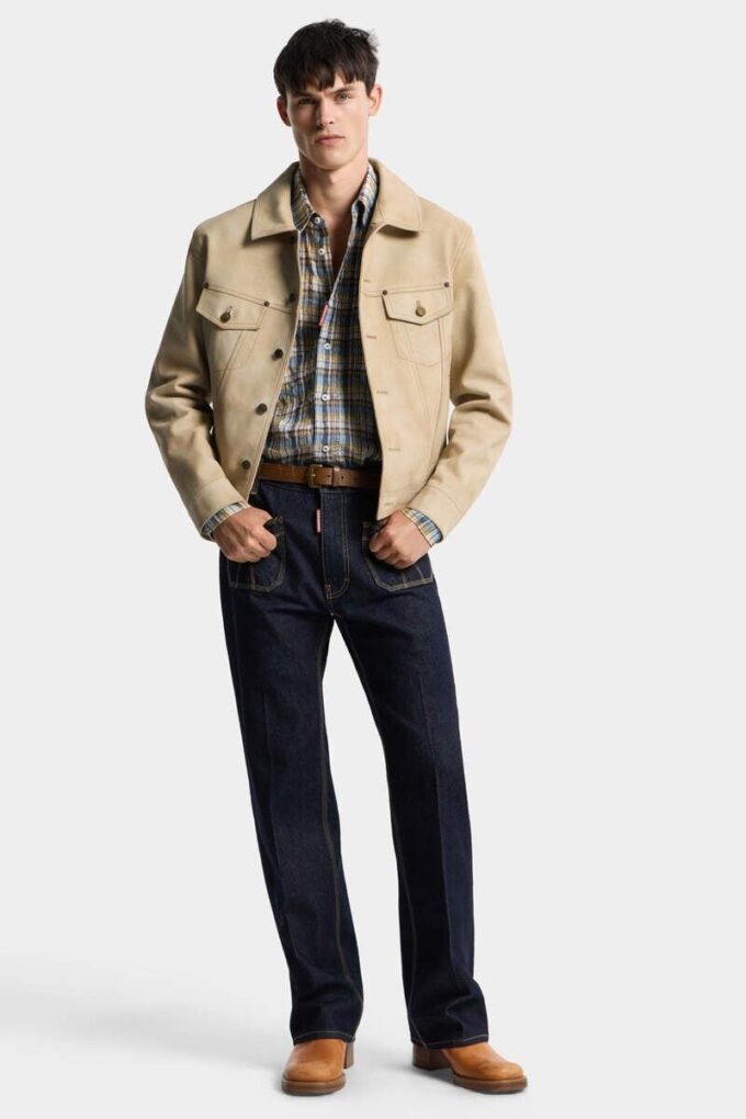 Pantalón sexy de los 70 en lavado oscuro Pantalón sexy de los 70 en lavado oscuro