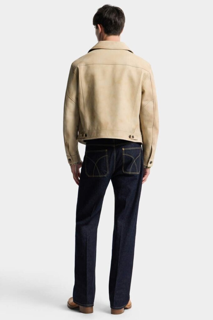 Pantalón sexy de los 70 en lavado oscuro Pantalón sexy de los 70 en lavado oscuro