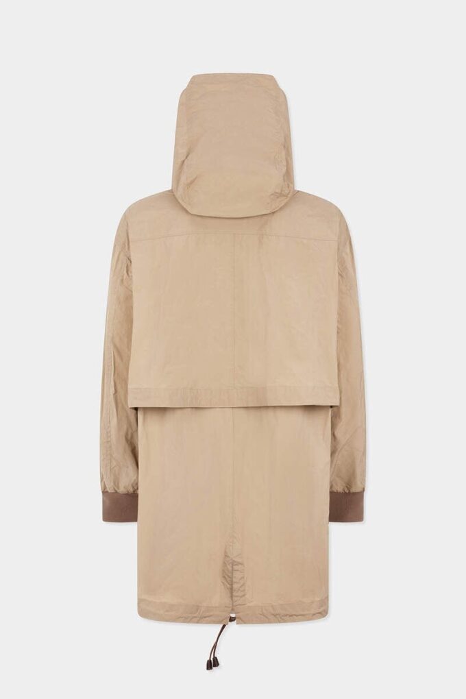 Parka superligera en capas