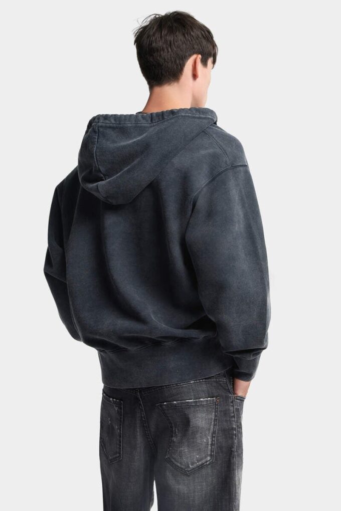 Sudadera con capucha de corte largo y ajustado con lavado rock