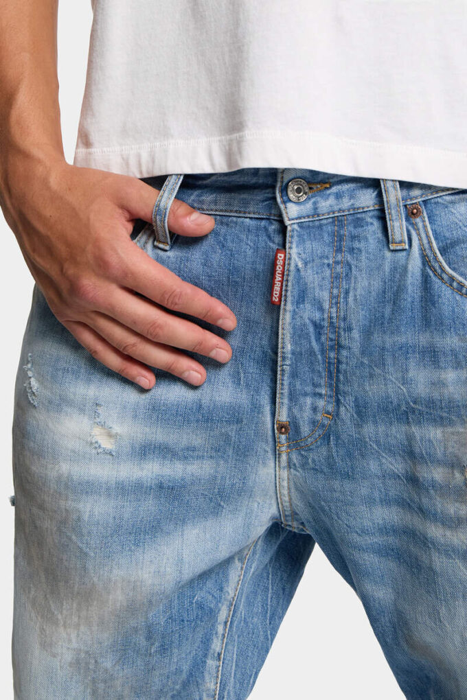 Vaqueros de corte recto con lavado claro desgastado Vaqueros de corte recto con lavado claro desgastado