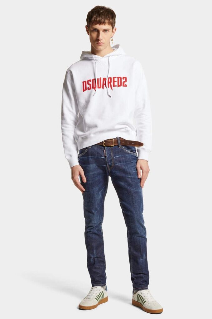 Vaqueros Skater Jean con lavado oscuro limpio Vaqueros Skater Jean con lavado oscuro limpio