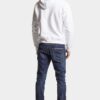 Vaqueros Skater Jean con lavado oscuro limpio Vaqueros Skater Jean con lavado oscuro limpio