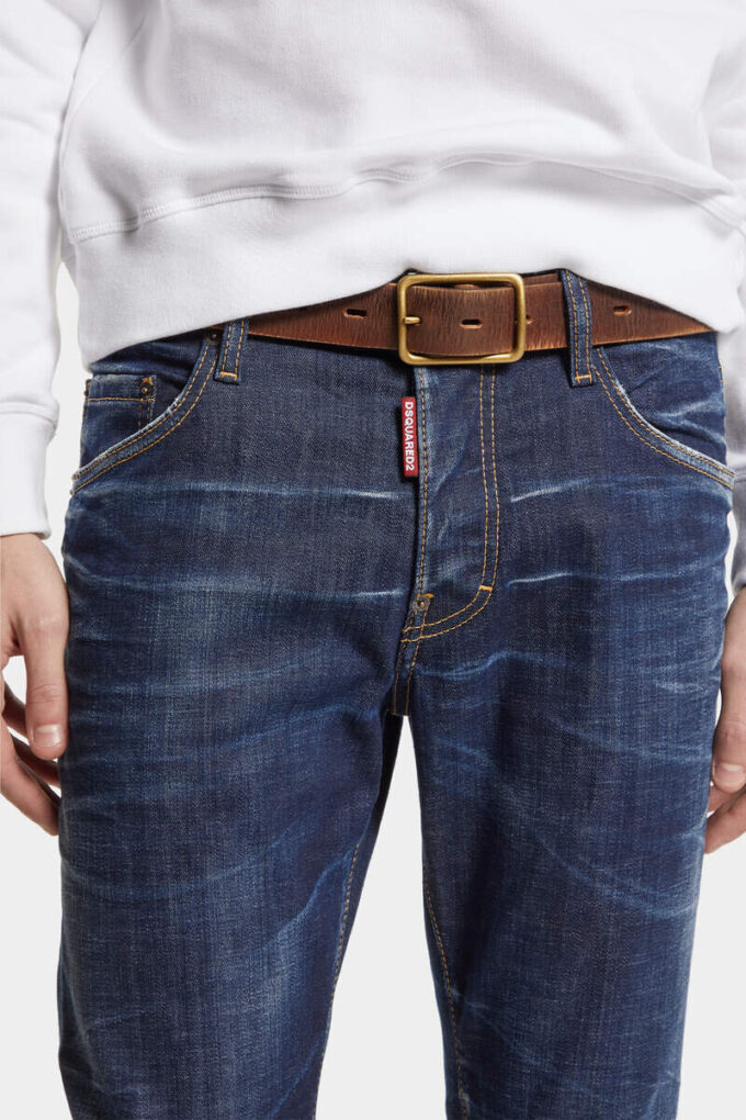 Vaqueros Skater Jean con lavado oscuro limpio Vaqueros Skater Jean con lavado oscuro limpio