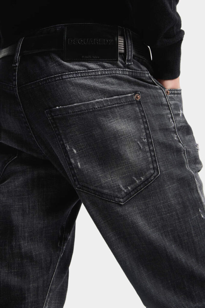 Vaqueros slim twist con lavado negro neblina